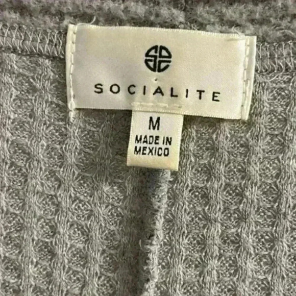 Socialite grey button tie front thermal ribbed top. Medium - Picture 5 of 6